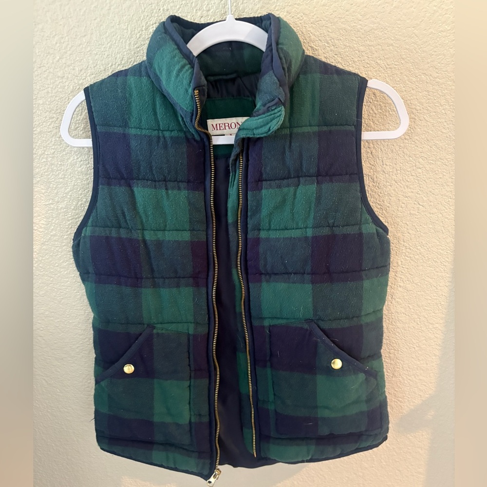 Merona Women’s Small Plaid Puffer Vest in Dark Green and Navy